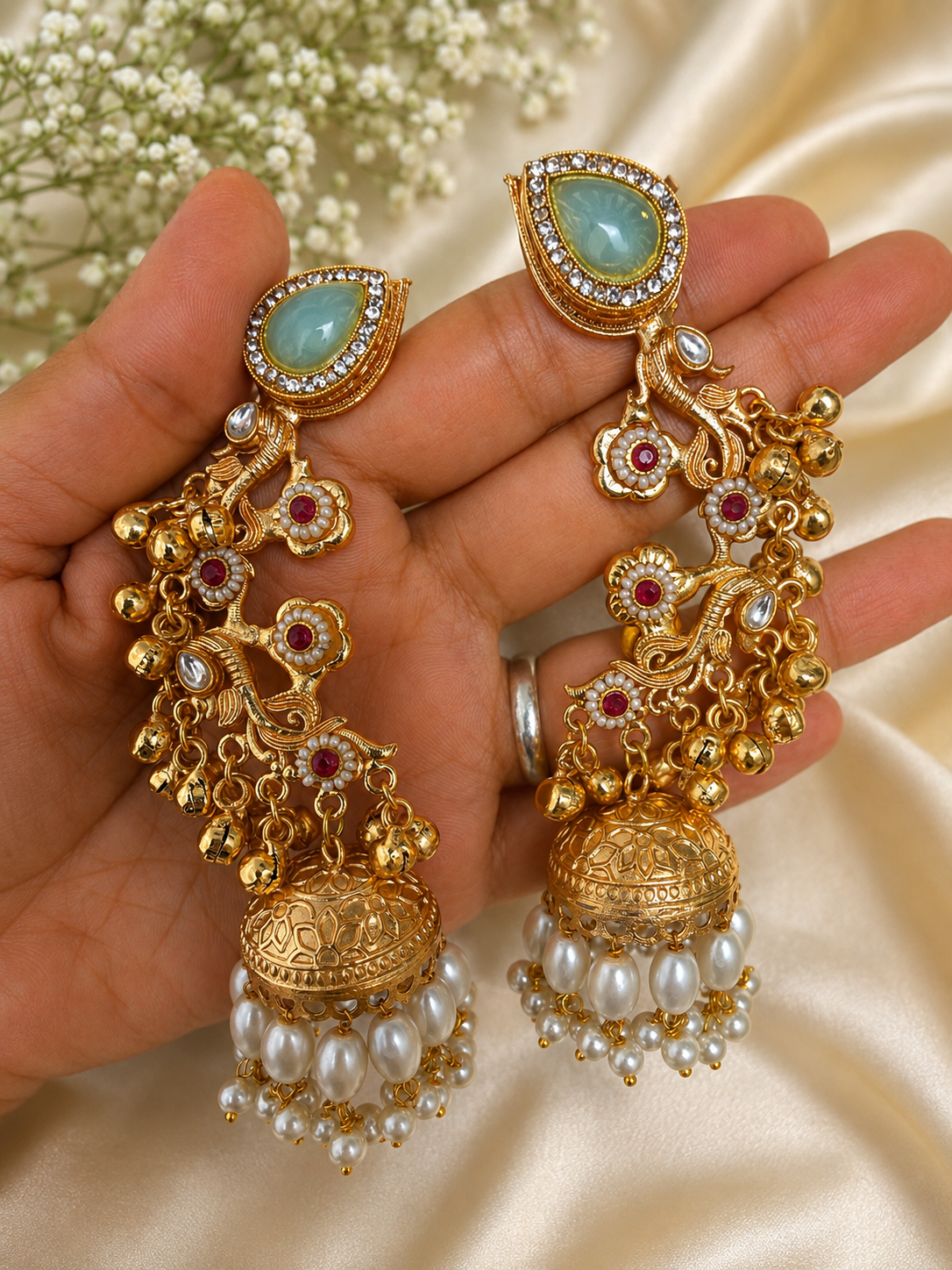Vaanya Karnphool earrings