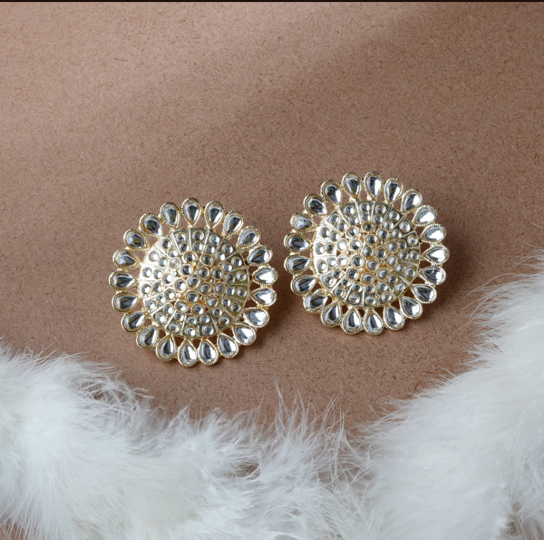 Oversized Kundan studs