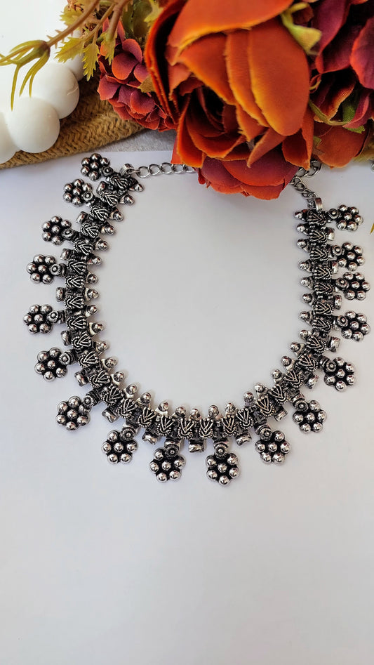 Kadimbari Choker