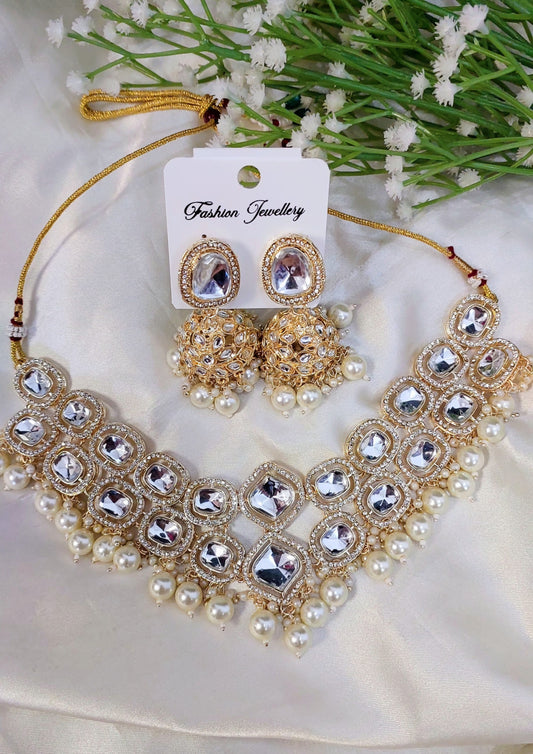 Inaaya Kundan Necklace