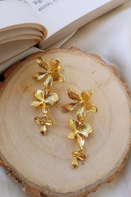 Maahi Flower Earrings
