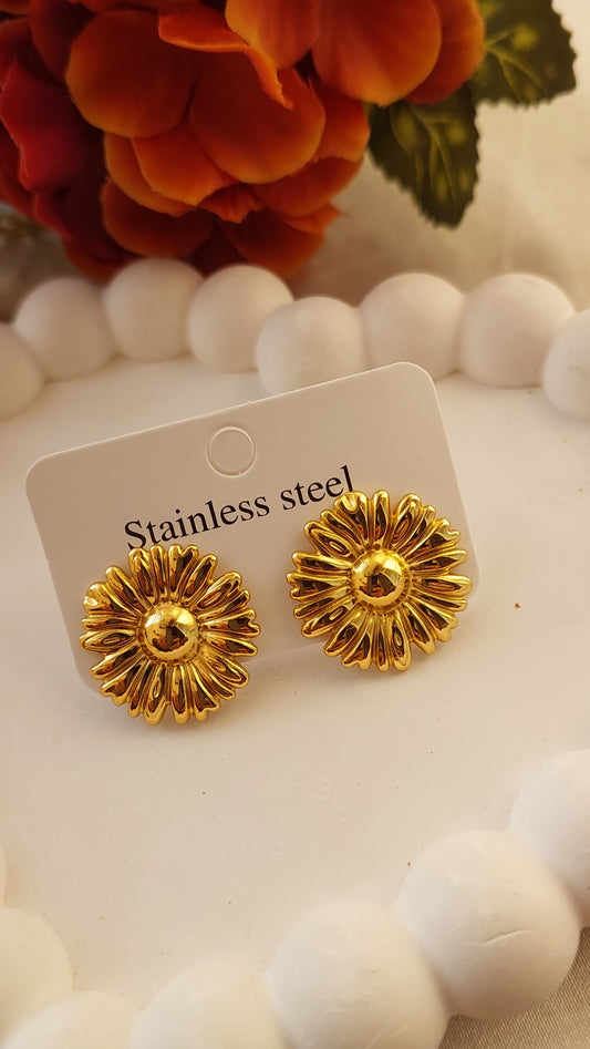 Daisy Studs