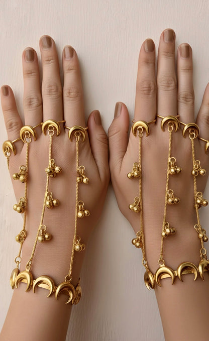 Chaand haathphool (pair)