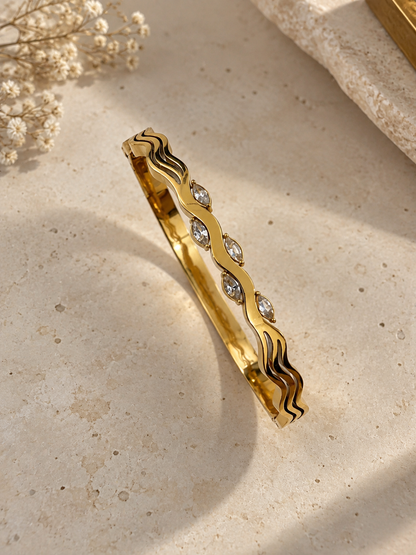 Wavy Diamond Studded Bracelet - Baby size