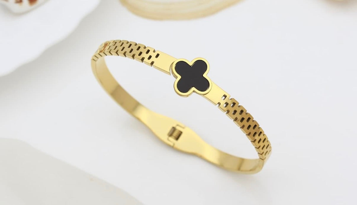 Black clover Bracelet
