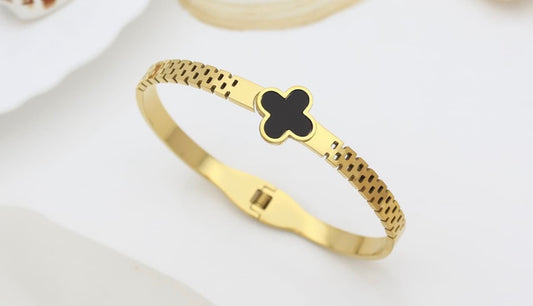 Black clover Bracelet