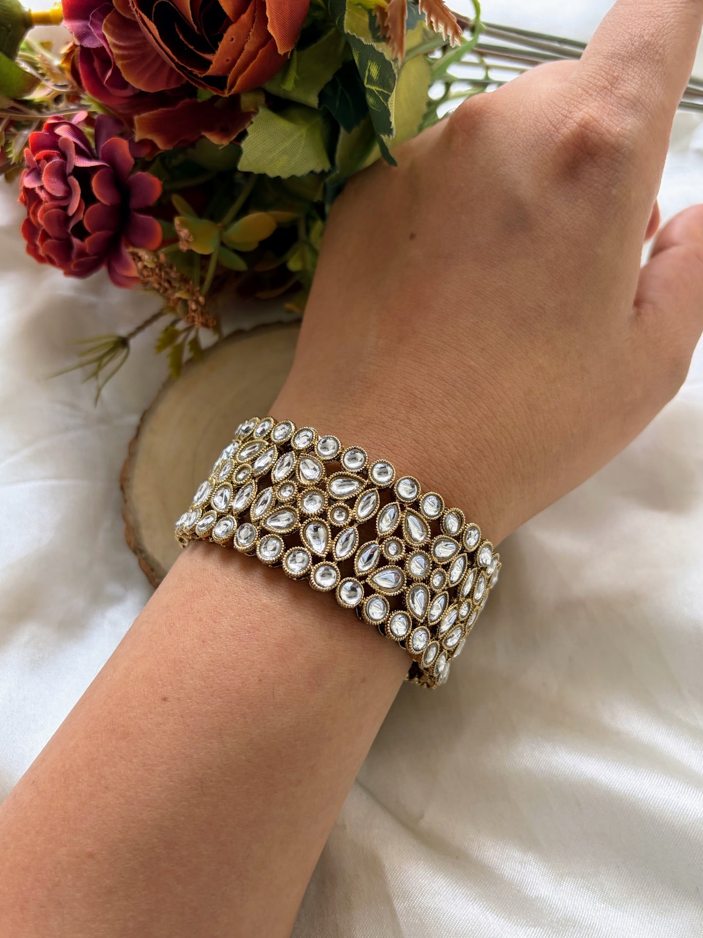 Shravani Golden Openable Bangles- pair
