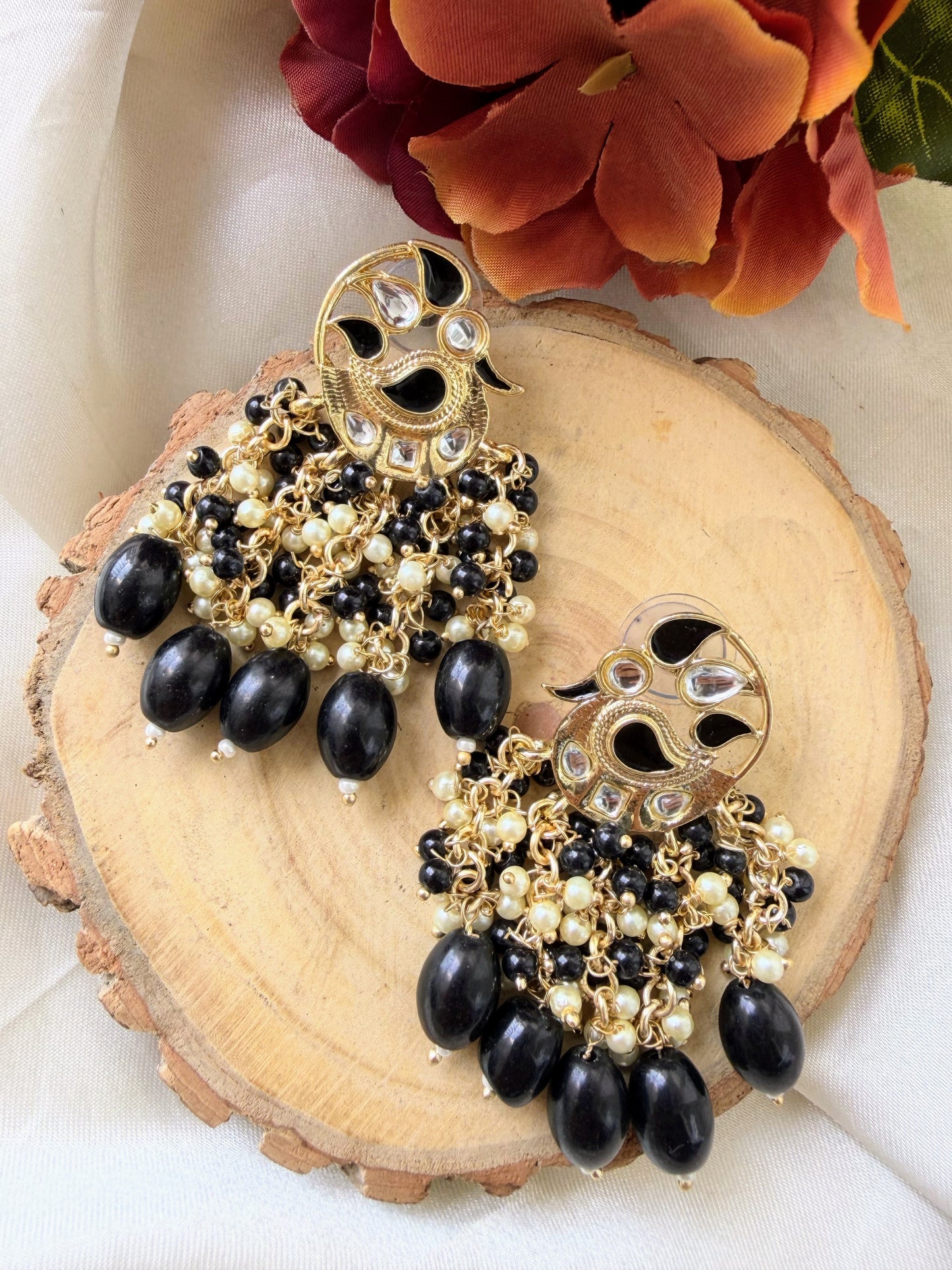 Meetu Earrings - Black