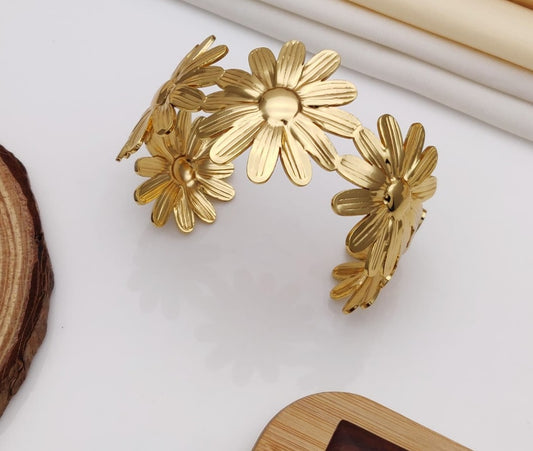 Daisy Adjustable Bracelet