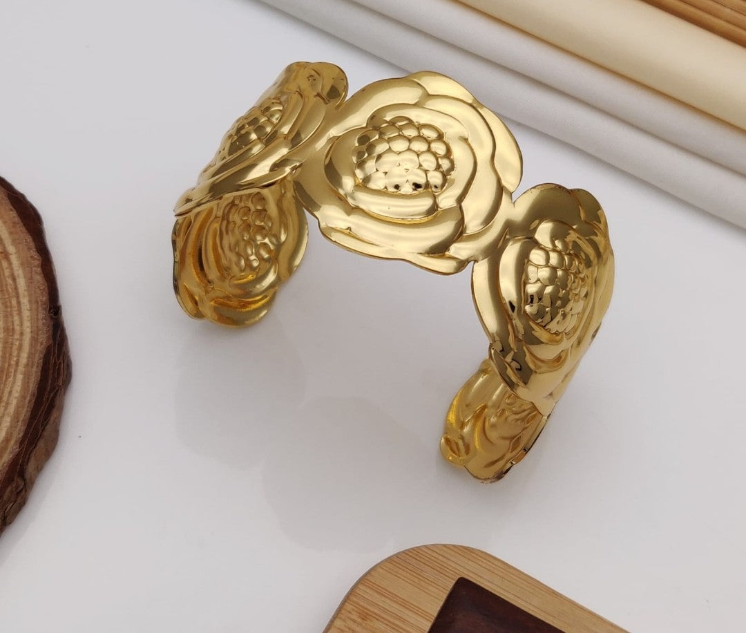 Rose adjustable broad braceleg