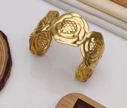 Rose adjustable broad braceleg